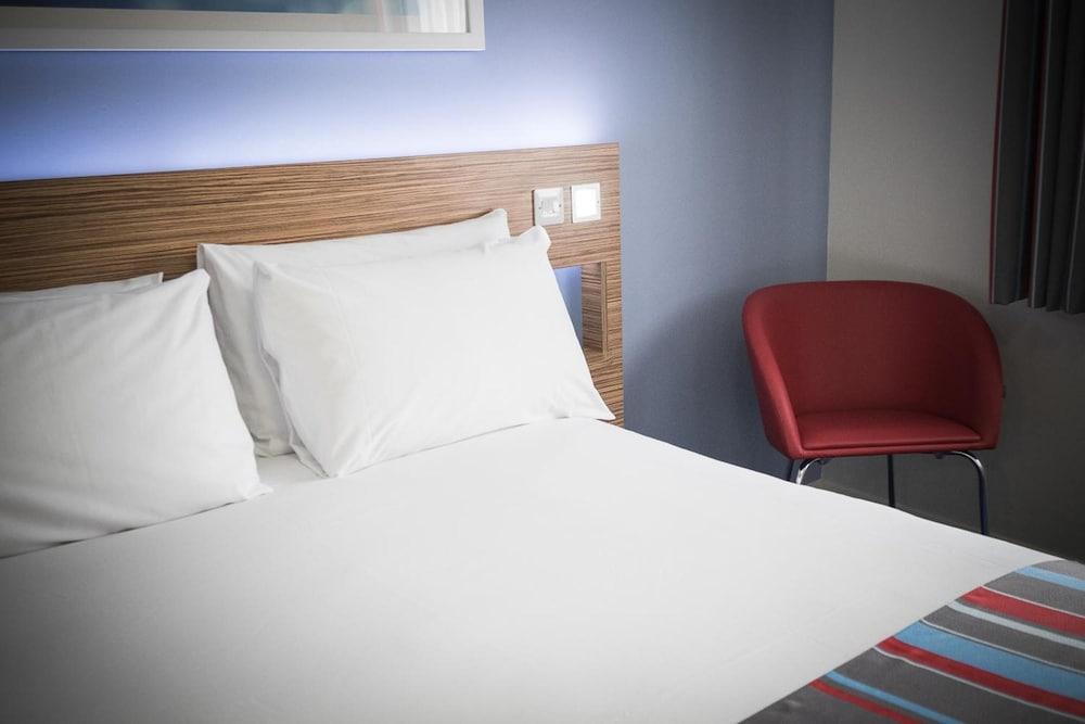 Travelodge Dublin Phoenix Park Castleknock Dış mekan fotoğraf