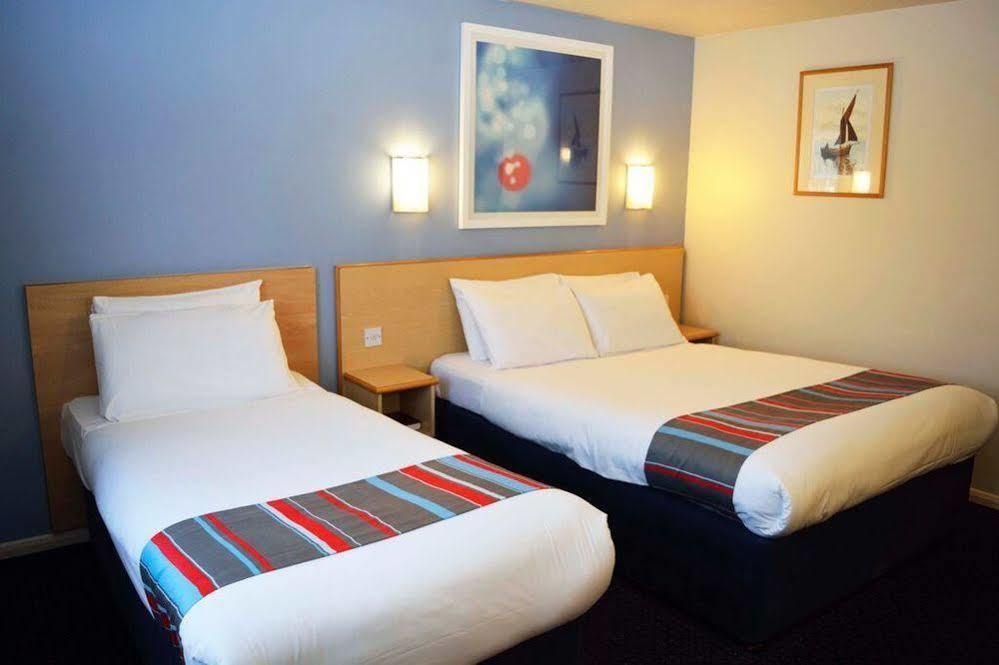 Travelodge Dublin Phoenix Park Castleknock Dış mekan fotoğraf